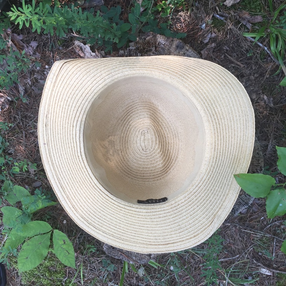 HBY Miami Soft Straw Hat Fishhook & Rope - Picture 9 of 10